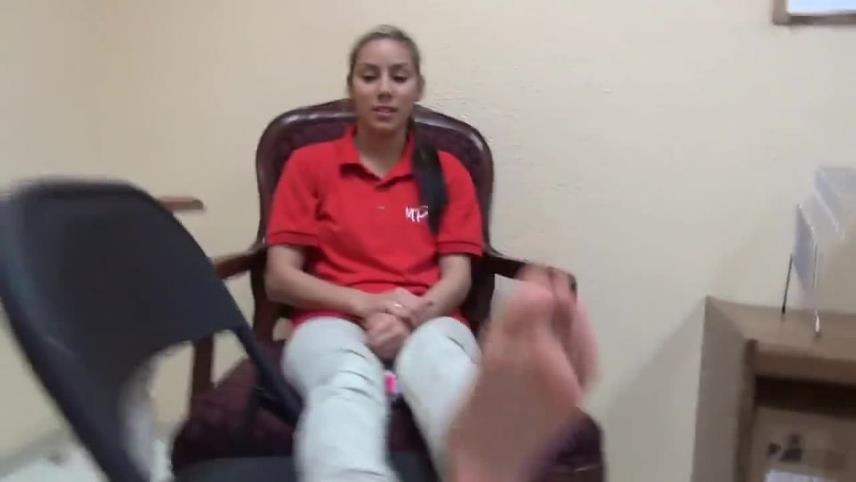 yo Latina Showing Her Nice Size Soles Foot Fetish – [updated: 2024-05-24]