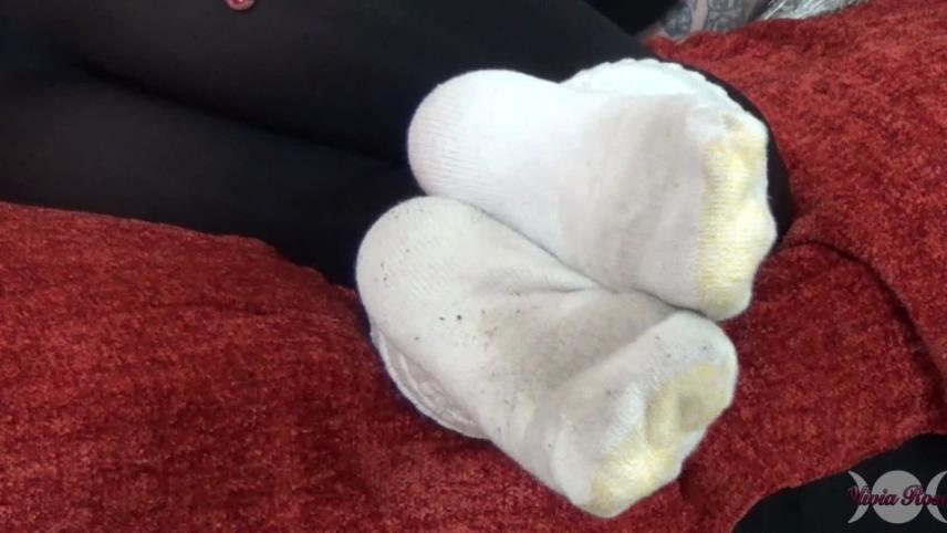 Dirty Scrunched Tube Socks [updated: 2024-06-02]