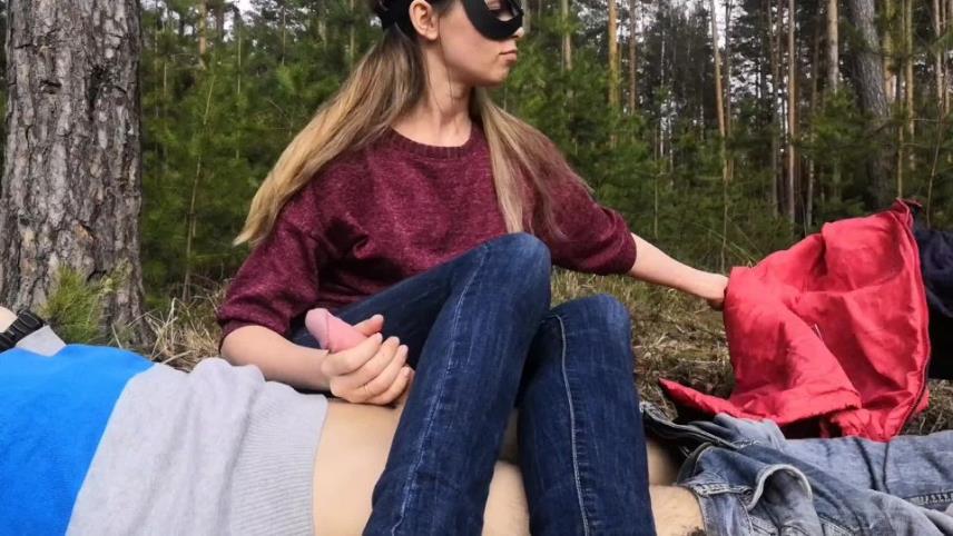 Oksifootjob – Beautiful Public Footjob And Sockjob In The Park [updated: 2024-06-12]