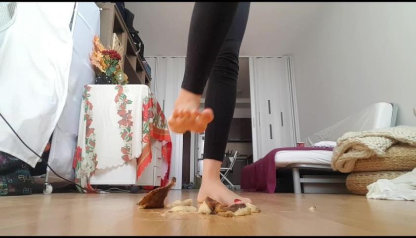 Goddess Natalie - Barefoot trampling [updated: 2024-06-13]