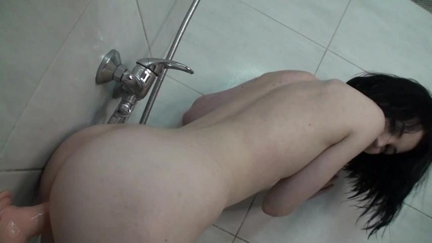 Alessia Moore – Teen Girl Has Fun With A Big Dildo In The Shower [updated: 2024-06-27]