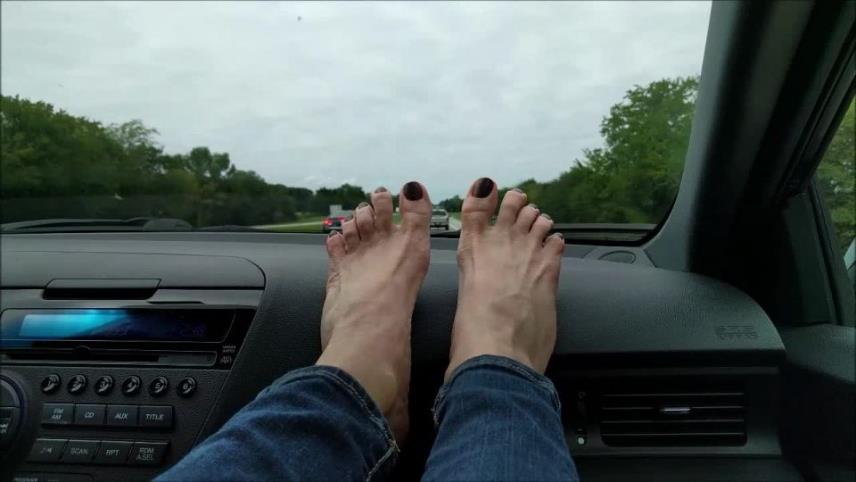 Mo Rina – mature feet on dashboard [updated: 2024-07-16]