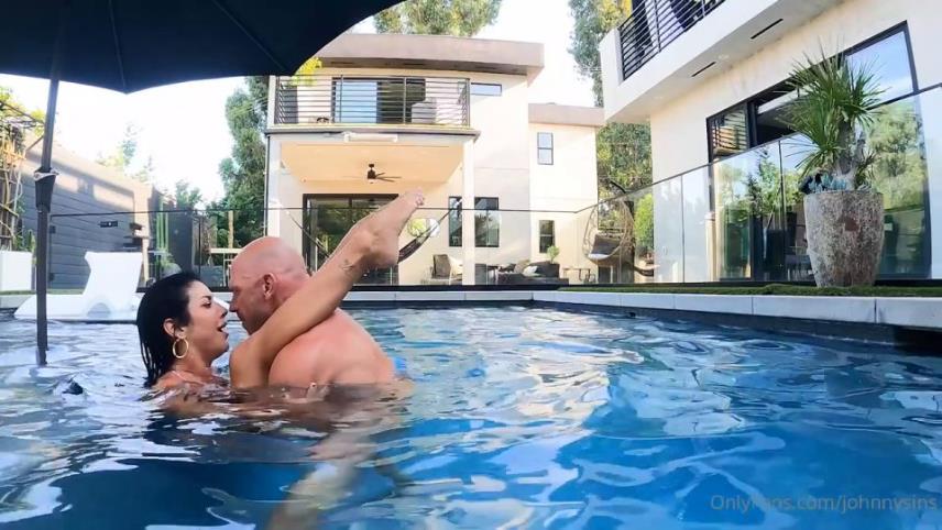 Queenie Sateen Fucked By Johnny Sins In Pool - [Onlyfans] (HD 720p) [updated: 2024-08-05]