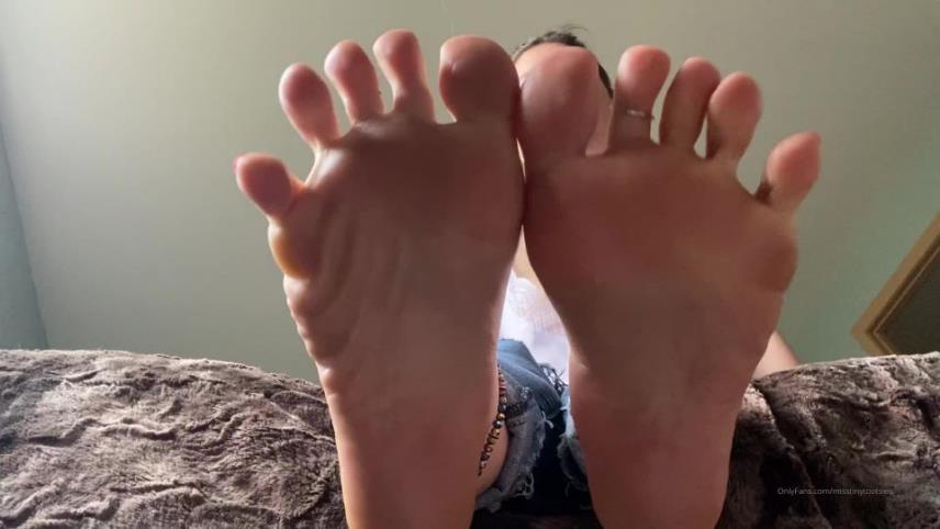 Misstinytootsies - Yall get to see my brand new video a whole day before anyone else will Spoiled spoiled sp... [updated: 2024-08-09]