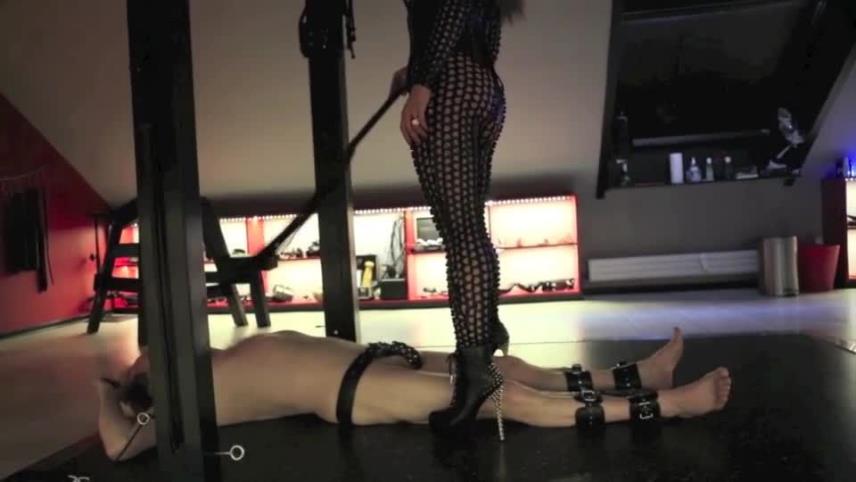 Danish Femdom - Trampling and Ballbusting [updated: 2024-08-20]