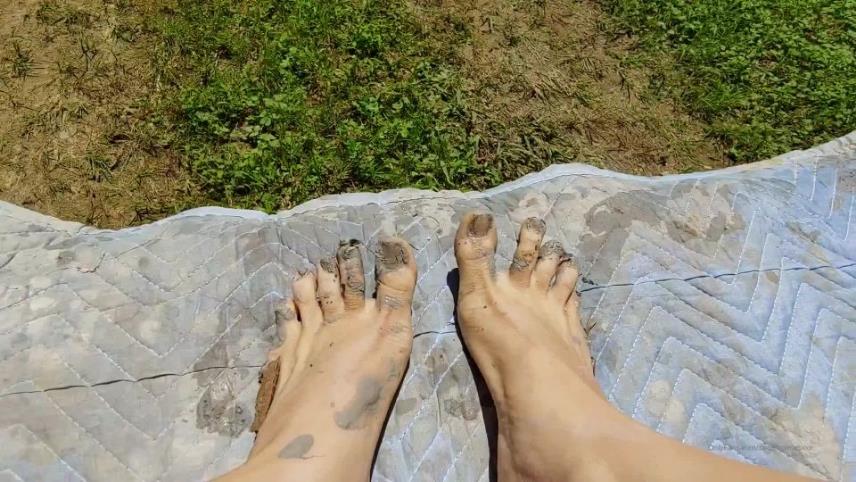 sadieholmes 09-02-2020 Be my foot cleaner I m all muddy [updated: 2024-09-03]