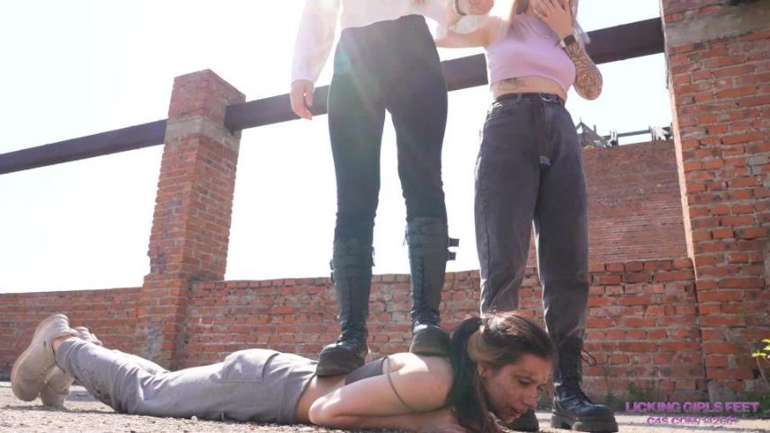 Licking Girls Feet: Alisa And Nicole - Humiliation on an abandoned house [updated: 2024-09-05]