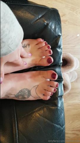 sophiatruee 25-06-2019 Matching fingers toes footfetish feet footworship nailfetish findom finsub findomme paypig [updated: 2024-09-07]