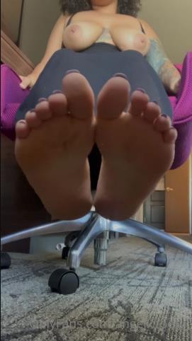 goddessiahk 171020201092982778 i caught you staring at my stinky feet and down my s [updated: 2024-09-11]