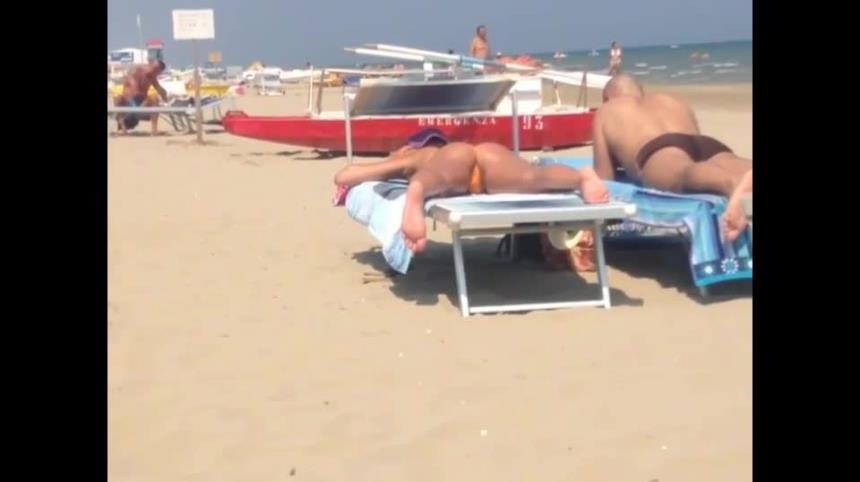 Incredible ass spotted on the beach [updated: 2024-09-15]