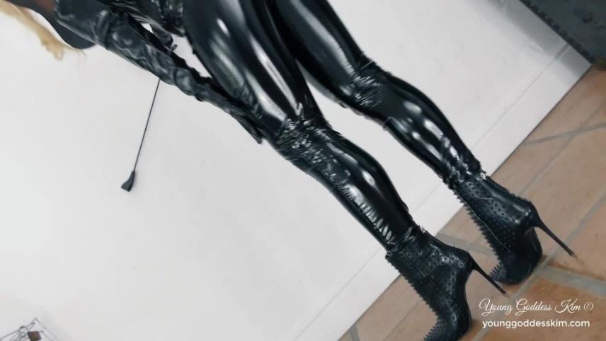 Young Goddess Kim: Suffer To Worship My Spiky Boots [updated: 2024-09-20]