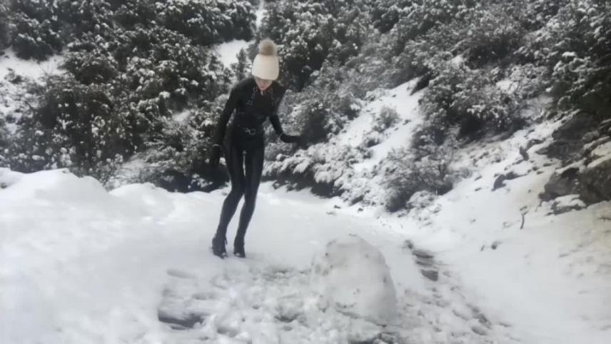 BondageLife – Snow Day (Latex Edition) Rachel Greyhound [updated: 2024-09-22]