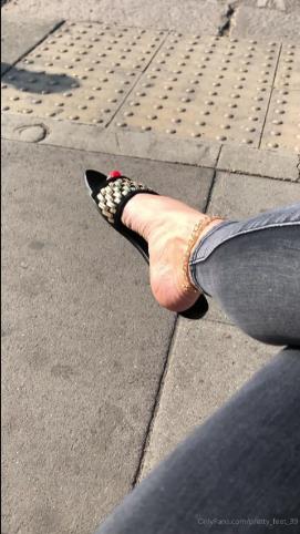 pretty feet 392404202034232595 on my way to work i know you love when i dangle ano [updated: 2024-09-23]