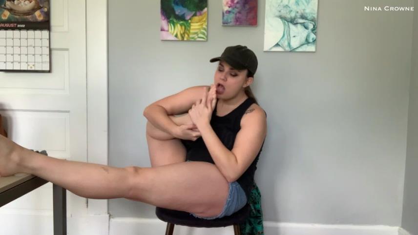 Nina Crowne – Tomboy Foot Licking & Toe Sucking [updated: 2024-09-24]