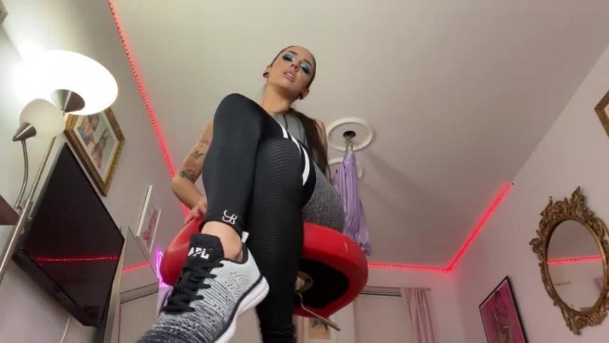 misswhip - Sneaker Wimp Gets Picked Up & Manhandled [updated: 2024-09-25]