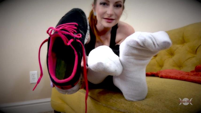 Olivia Rose - Just Sniff Gym Shoe Slut [updated: 2024-09-25]