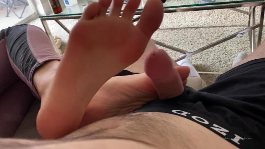 crazzzyforfeet 2502202023452243 Just watching TV as I tease his hard dick with my feet. Look how hard he is for me. 41 I m [updated: 2024-09-25]