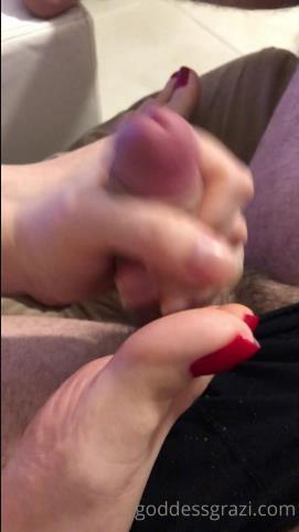 grazigoddess 05-06-2020 Footjob handjob [updated: 2024-09-25]