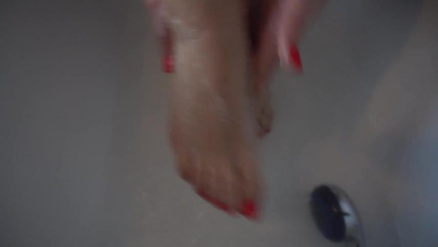 Getting wet washing my feet in the bath tube after sex [updated: 2024-09-27]