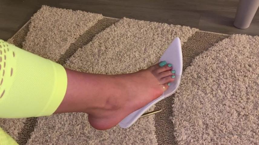 feetbysvett 01-02-2020 I m sure you like being ignored as you re laying on my floor watching me dangle my shoes. [updated: 2024-09-28]