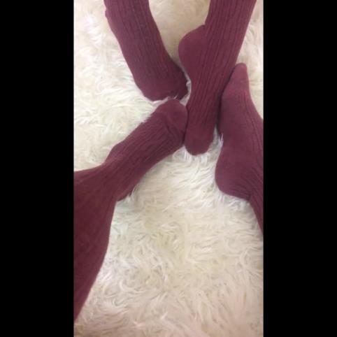 thequeens 02052017322238 Watch Our beautiful feet playing in red knee high socks take your place beneath them w a s [updated: 2024-09-30]