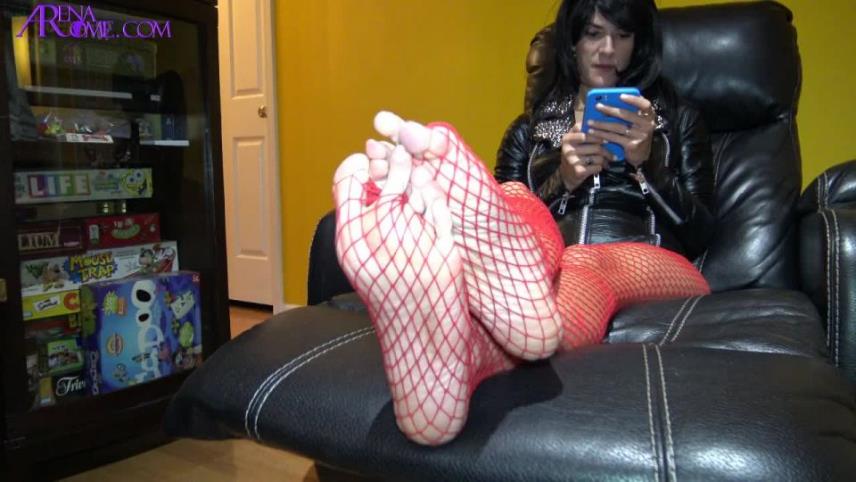 Arena Rome - No Peeking at Mommys Red Fishnets, Wrinkled Soles and Long Toes [updated: 2024-10-01]