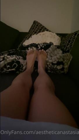 aestheticanastasia 05-12-2020 Just some toe wiggles I have hella cramp [updated: 2024-10-05]