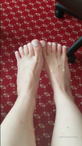 anastasiarosexxx 17-11-2019 I love when my feet are covered in cum footfetish cumonfeet feet [updated: 2024-10-07]