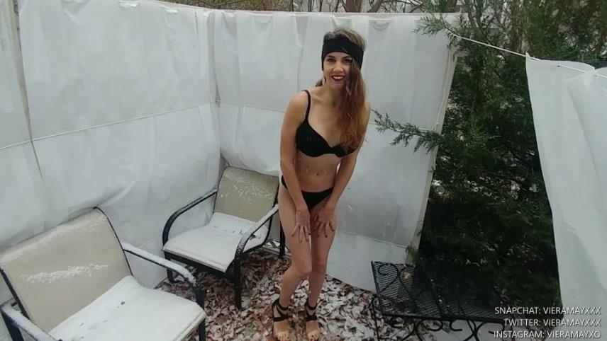 VieraMayXXX – Shivering Outisde- Freezing Cold & Snow [updated: 2024-10-09]