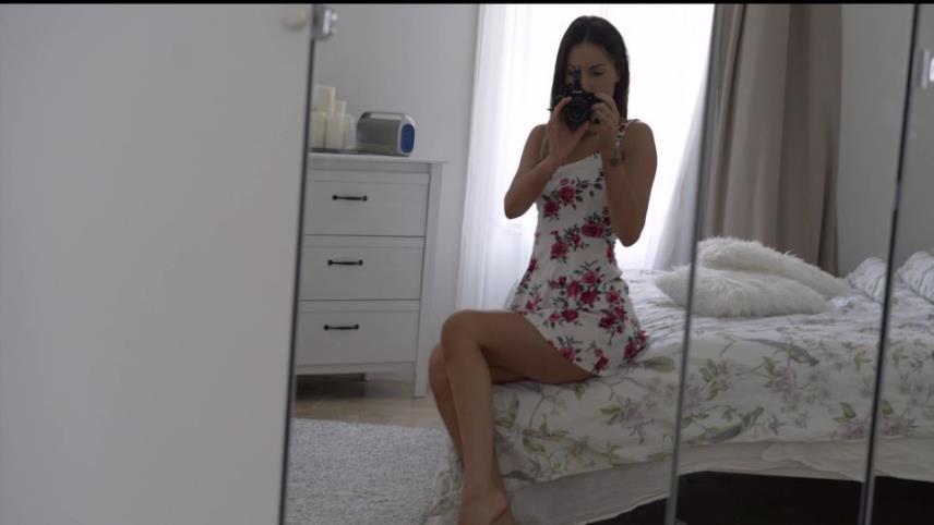 emmalovett worship my feet 4k 2 [updated: 2024-10-09]