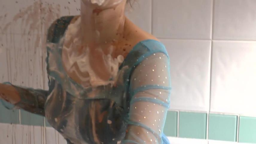 Bad Dolly – Elsa Cosplay WAM Fun [updated: 2024-10-09]