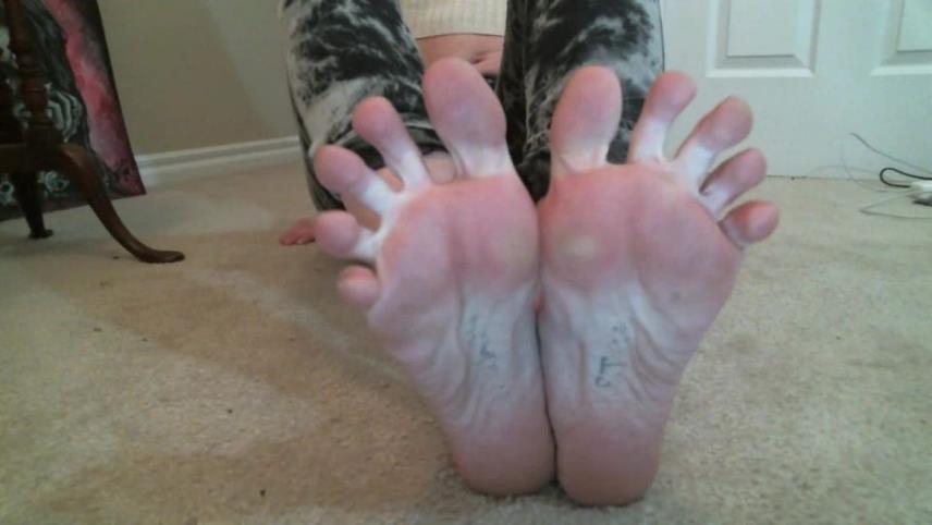 foxylizrae - Clean My Dirty Smelly Feet [updated: 2024-10-12]