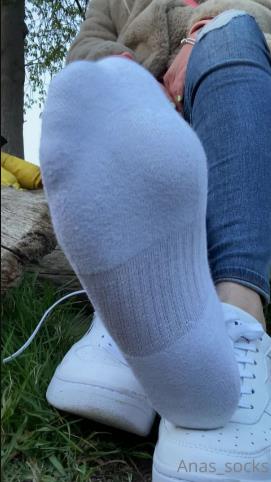 anas socks 21-04-2021-2089731483-Quick teaser in the park after work taking my shoes and socks off what would you do if you [updated: 2024-10-15]