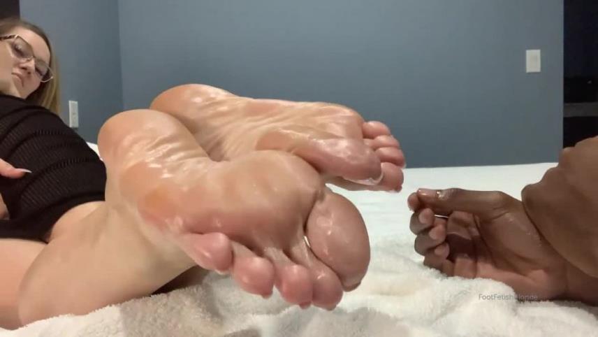 footfetishblonde 19 [updated: 2024-10-18]