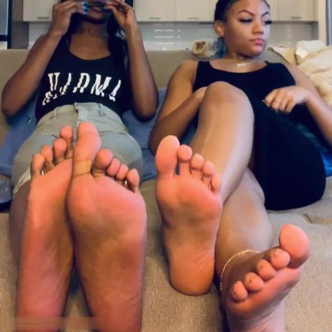 Carmen Cruz and Enchanted Toes Hanging Out [updated: 2024-10-25]