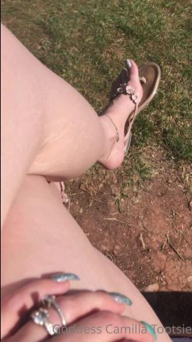 camilla_tootsie 28-05-2020 Flashing my tootsies in public…. why Because I can [updated: 2024-10-29]