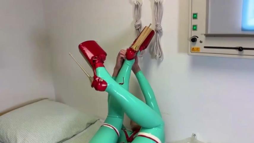 Heavy Rubber DOCTOR DRESSING Slavena Gloves / Heavy Rubber DOCTOR DRESSING Slavena Gloves (Iwantclips.Com) [updated: 2024-10-30]