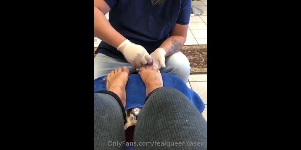 realqueenkasey 03-12-2019 Queens feet are getting pampered and ready for the [updated: 2024-10-31]