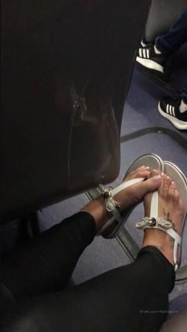 footsiegalore 1010201969915029 night time bus tease and dangle [updated: 2024-11-11]