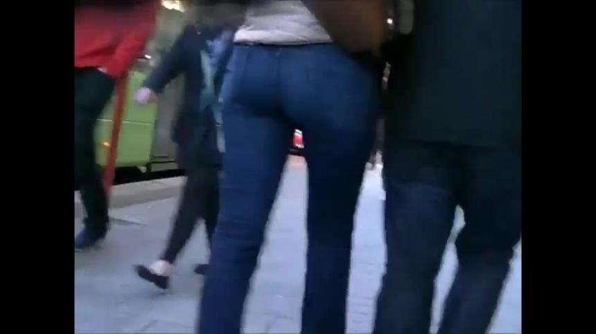 Tight ass that looks very spankable [updated: 2024-11-30]