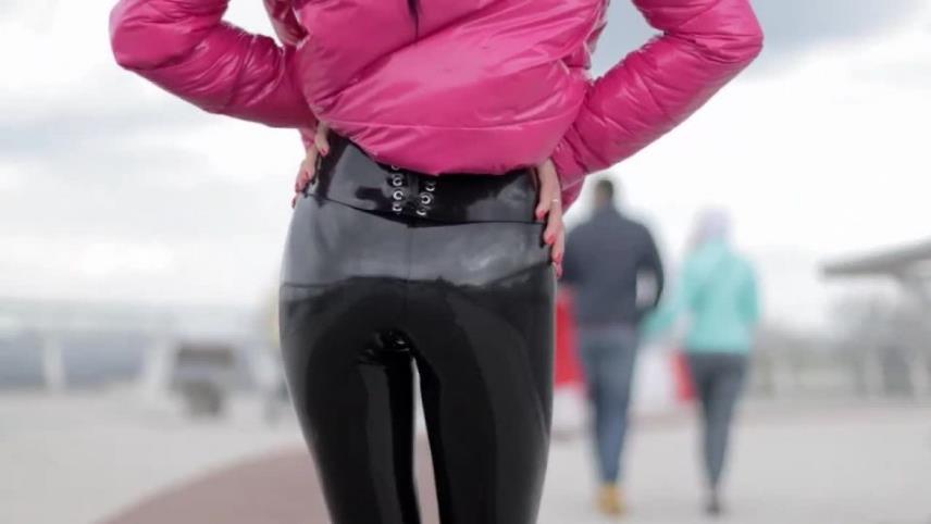 Tina Latex Walk [MyLatexBabe] (HD 720p) [updated: 2024-11-30]