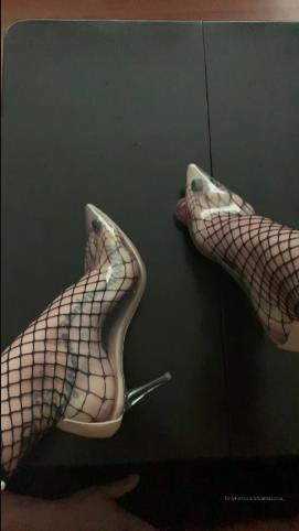 damazonia 09-10-2019 My beautiful feet in transparent shoes crushing some balls….. and I m loving it tramplin [updated: 2024-12-03]