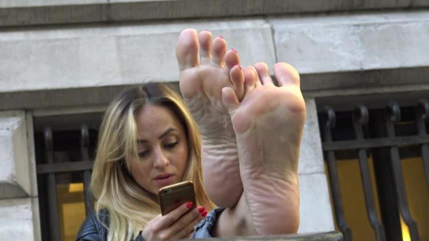 Real Bare Soles - Tiny Footplay Blonde