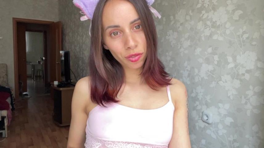 Pantera Nika – Horny Cat Girl Shows Her Pretty Face and Really Long Tongue [updated: 2024-12-05]