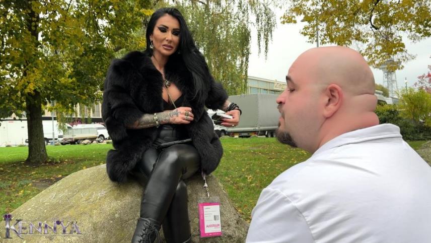 Mistress Kennya – My outdoor ashtray [updated: 2024-12-06]