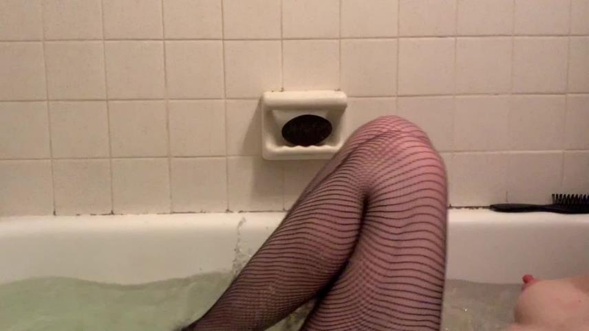 Toes and Fishnets [updated: 2024-12-09]