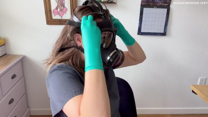 Nina Crowne - Nurse Wears Gas Mask and Cums with You - FullHD 1080p [updated: 2024-12-12]