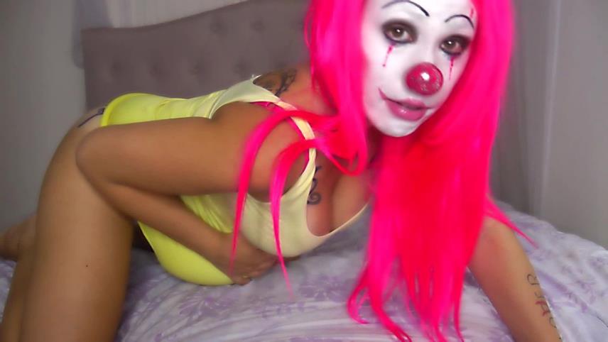 Kitzi Klown - Pregnant Clown In Labor [updated: 2024-12-12]