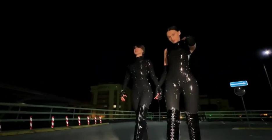 Svetlana and Ksy Two Beauties Walk At Night Latex Photoshoot Shine [MyLatexBabe] (SD 658p) [updated: 2024-12-15]