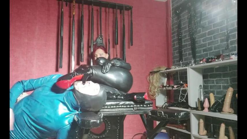 Latex play with my slave Faith [updated: 2024-12-19]